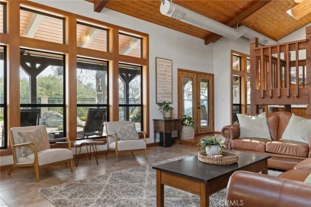 29501 Hart Oaks Drive, Keene, CA 93531