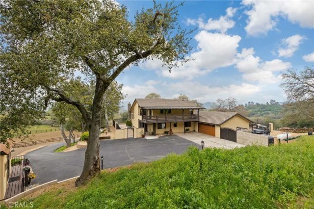 29501 Hart Oaks Drive, Keene, CA 93531