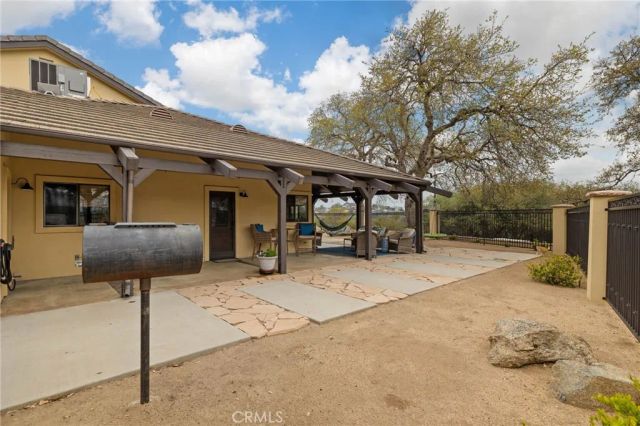 29501 Hart Oaks Drive, Keene, CA 93531