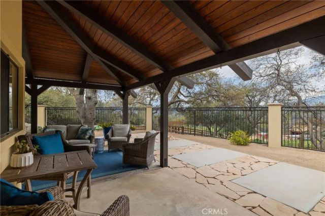 29501 Hart Oaks Drive, Keene, CA 93531