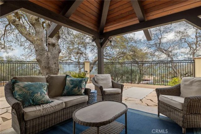 29501 Hart Oaks Drive, Keene, CA 93531