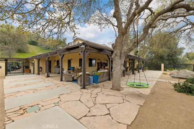 29501 Hart Oaks Drive, Keene, CA 93531