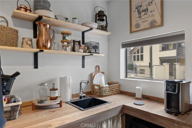 29501 Hart Oaks Drive, Keene, CA 93531