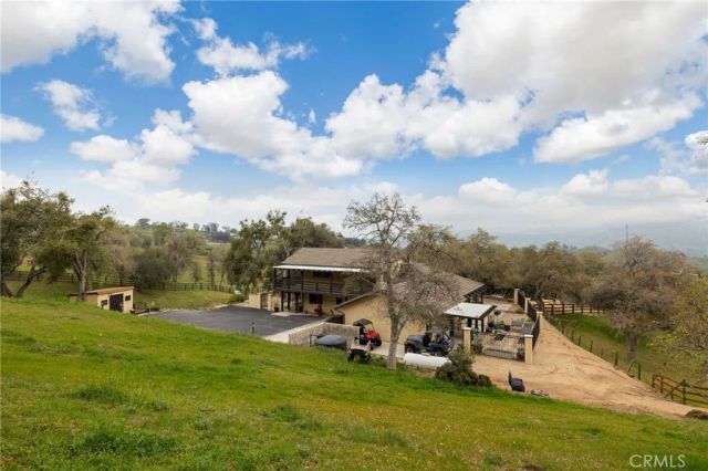 29501 Hart Oaks Drive, Keene, CA 93531