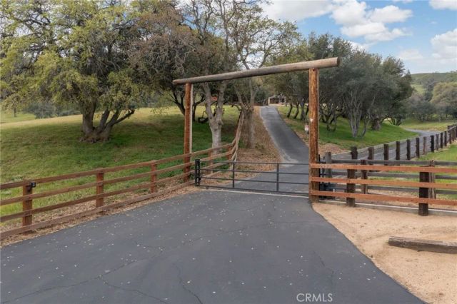 29501 Hart Oaks Drive, Keene, CA 93531