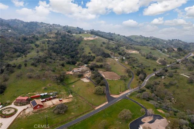 29501 Hart Oaks Drive, Keene, CA 93531