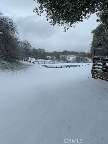 29501 Hart Oaks Drive, Keene, CA 93531