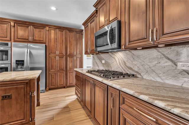 403 Old Orchard Way, Dickinson, TX 77539