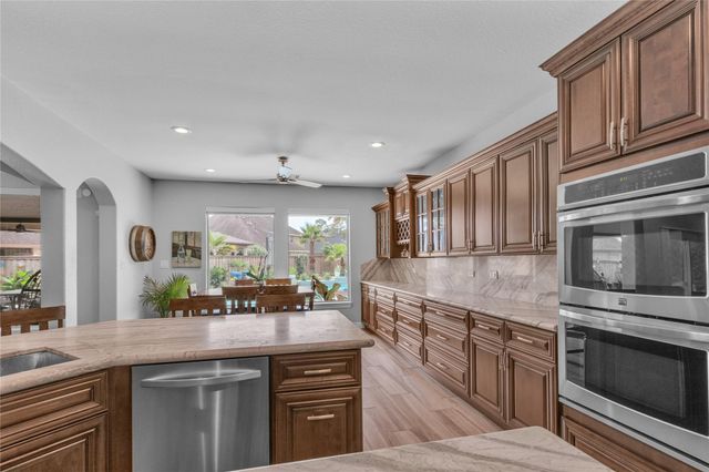 403 Old Orchard Way, Dickinson, TX 77539