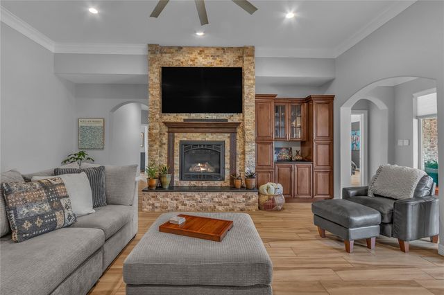 403 Old Orchard Way, Dickinson, TX 77539
