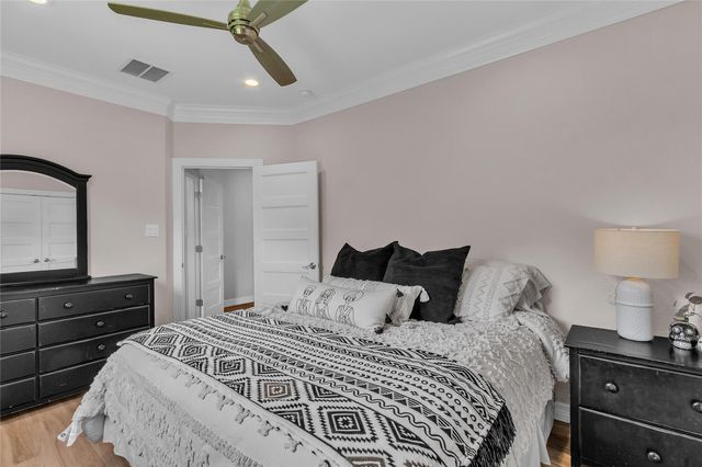 403 Old Orchard Way, Dickinson, TX 77539