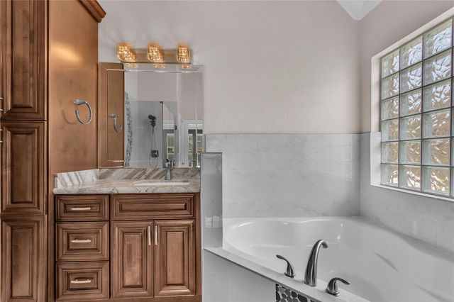 403 Old Orchard Way, Dickinson, TX 77539
