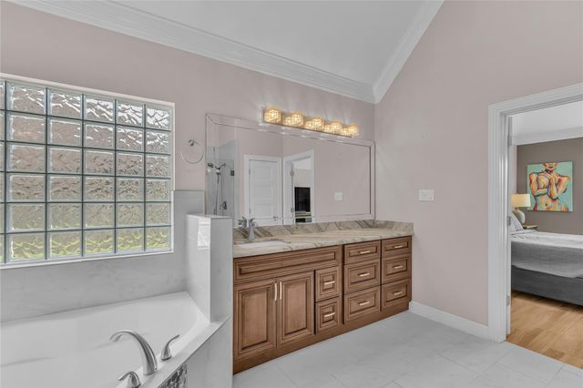 403 Old Orchard Way, Dickinson, TX 77539