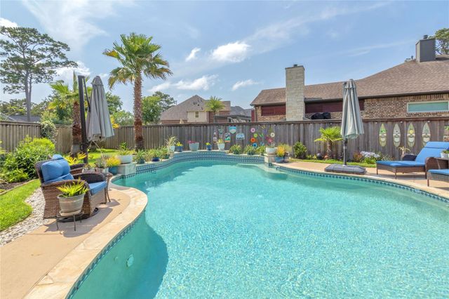 403 Old Orchard Way, Dickinson, TX 77539