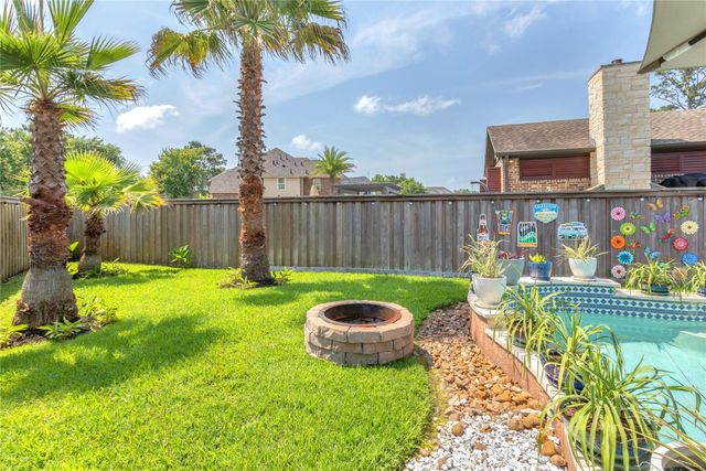 403 Old Orchard Way, Dickinson, TX 77539