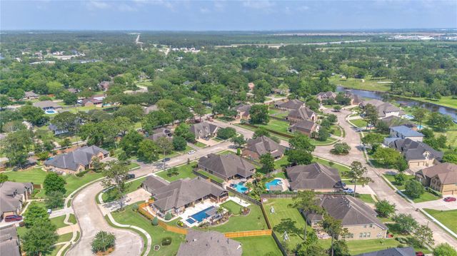 403 Old Orchard Way, Dickinson, TX 77539