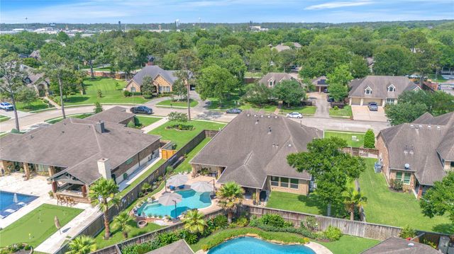 403 Old Orchard Way, Dickinson, TX 77539