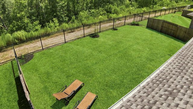 1042 Windy Creek Path, Conroe, TX 77304