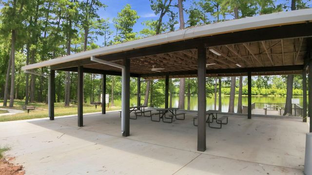 1042 Windy Creek Path, Conroe, TX 77304