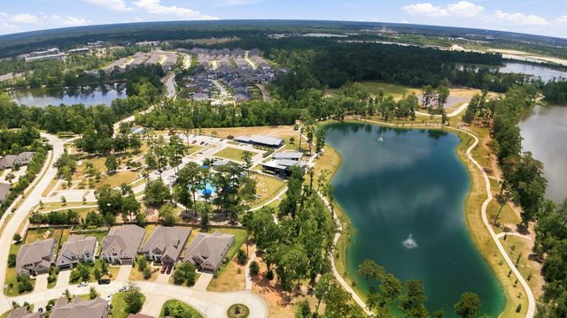 1042 Windy Creek Path, Conroe, TX 77304