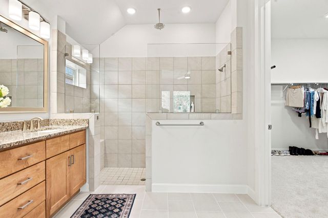 1042 Windy Creek Path, Conroe, TX 77304