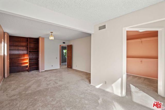 6712 Neddy Avenue, West Hills (los Angeles), CA 91307