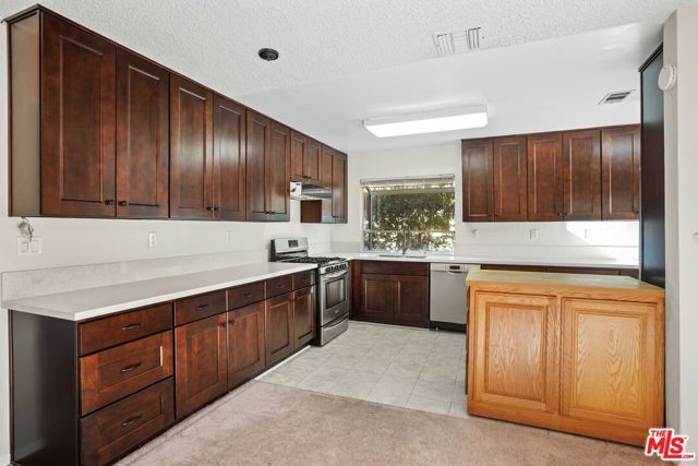 6712 Neddy Avenue, West Hills (los Angeles), CA 91307