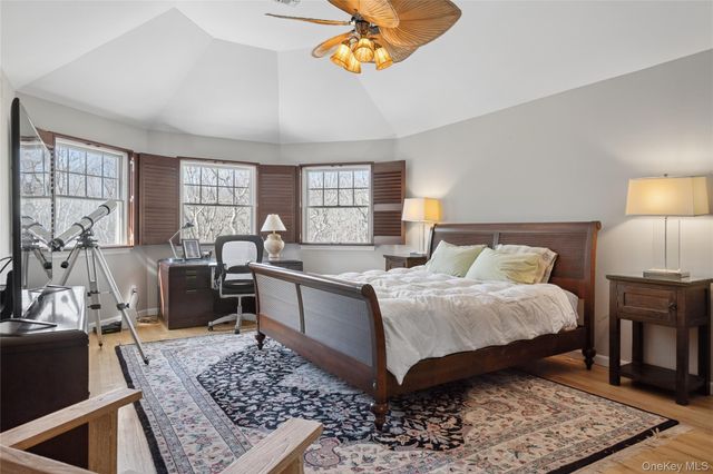 86 Northwest Path, Sagaponack, NY 11962
