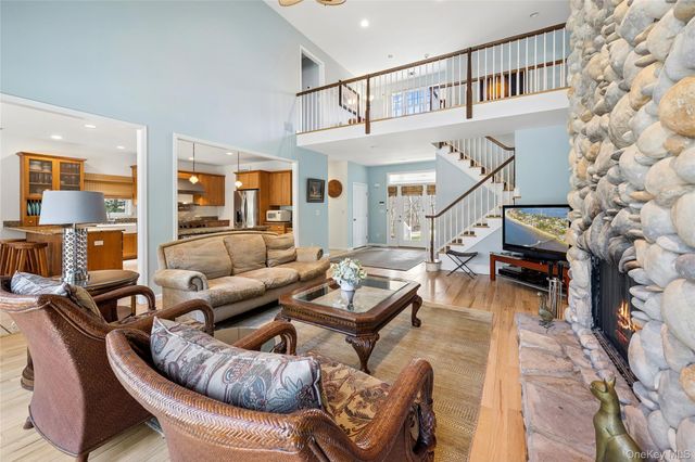 86 Northwest Path, Sagaponack, NY 11962