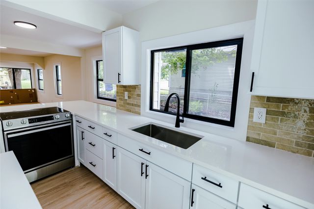 3402 Arthur Avenue, Des Moines, IA 50317