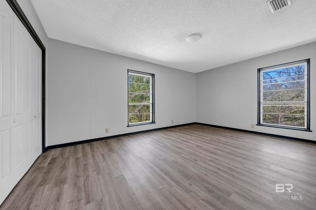 5225 PERSONS Drive, Mobile, AL 36618