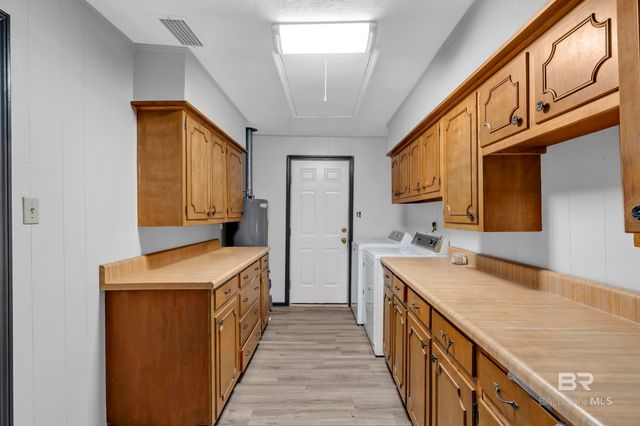 5225 PERSONS Drive, Mobile, AL 36618