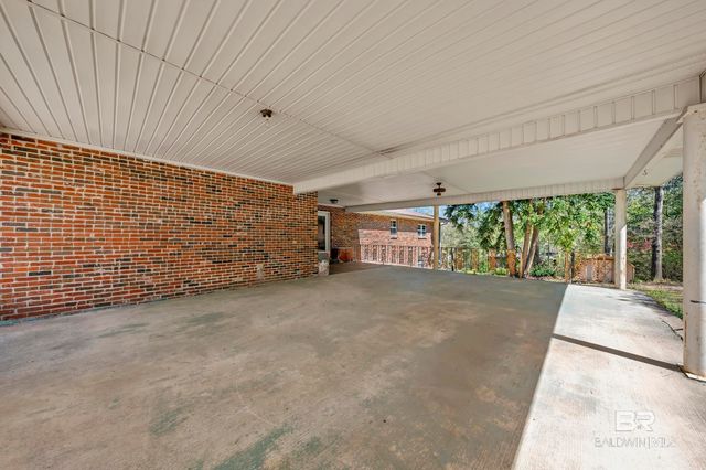 5225 PERSONS Drive, Mobile, AL 36618