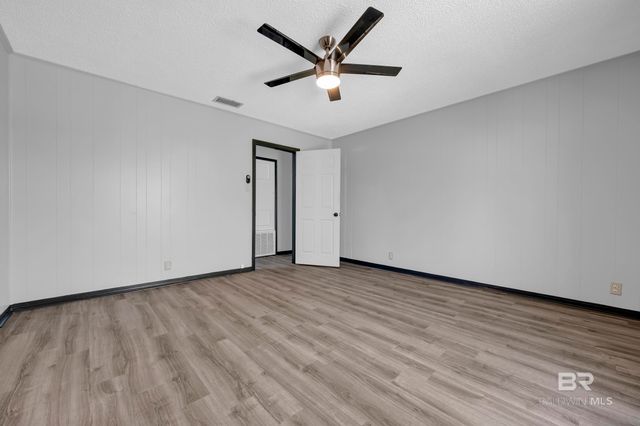 5225 PERSONS Drive, Mobile, AL 36618