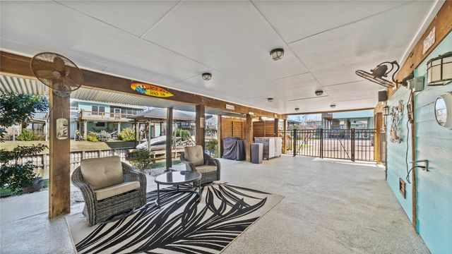 1210 Island Drive, Dickinson, TX 77539