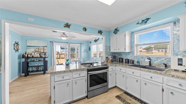 1210 Island Drive, Dickinson, TX 77539