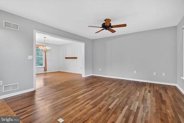 817 AARONS LN, Manheim, PA 17545