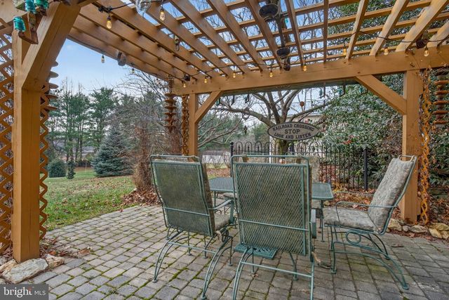 817 AARONS LN, Manheim, PA 17545