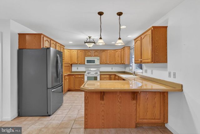 817 AARONS LN, Manheim, PA 17545