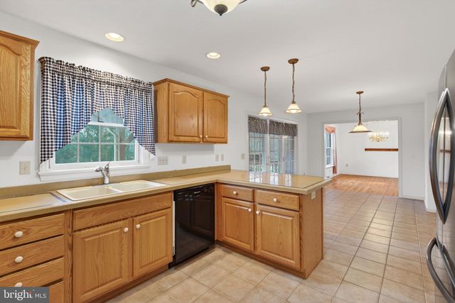 817 AARONS LN, Manheim, PA 17545