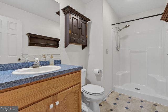 817 AARONS LN, Manheim, PA 17545