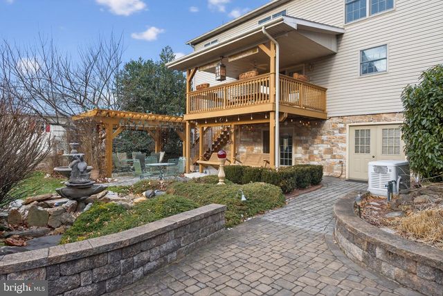 817 AARONS LN, Manheim, PA 17545