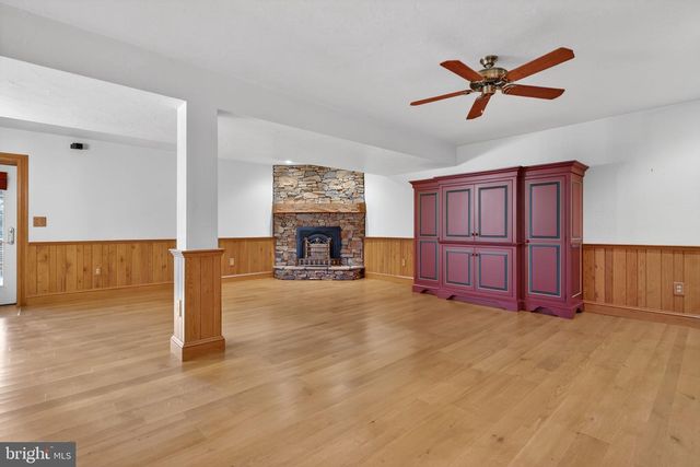 817 AARONS LN, Manheim, PA 17545