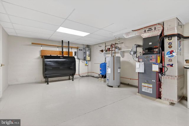 817 AARONS LN, Manheim, PA 17545