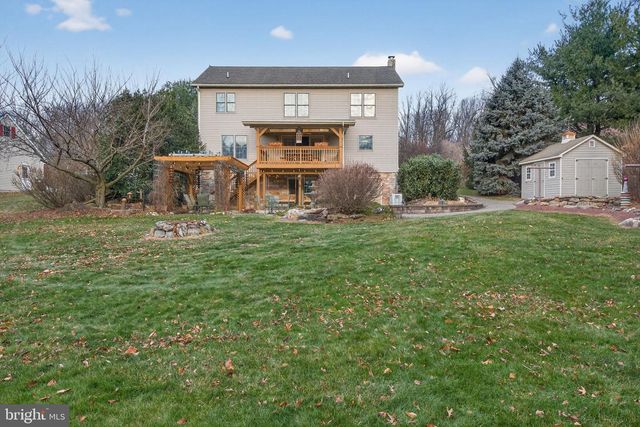 817 AARONS LN, Manheim, PA 17545