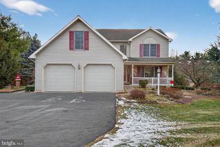 817 AARONS LN, Manheim, PA 17545