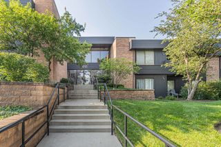 1255 N Sterling Avenue 201, Palatine, IL 60067