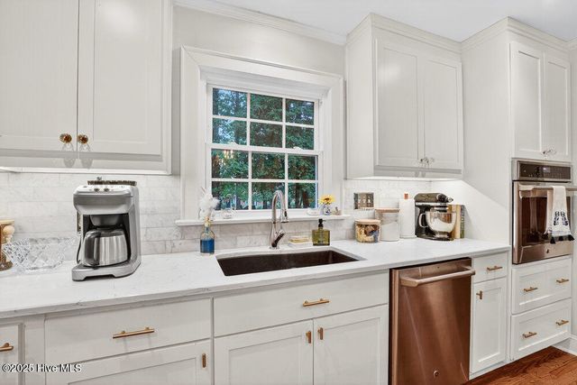 102 Cedar Lane, Clinton, NC 28328