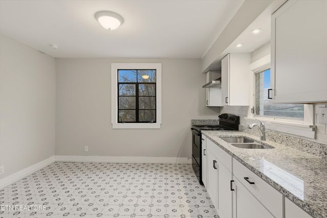 727 E Scott Ave, Knoxville, TN 37917