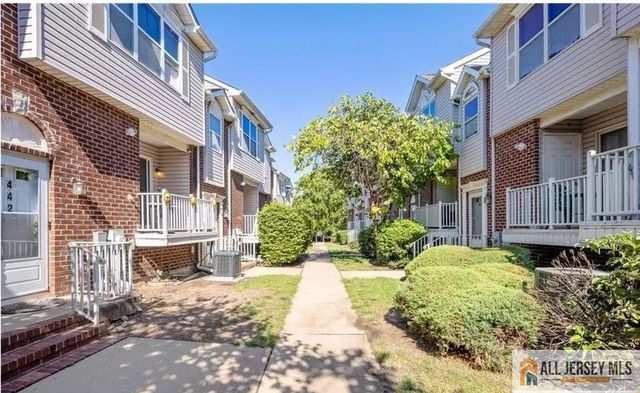 468 Great Beds Court, Perth Amboy, NJ 08861